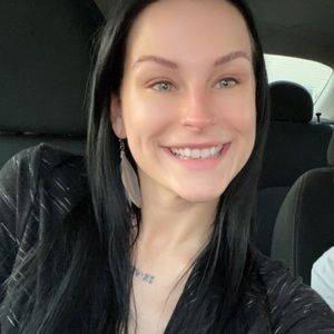 Meet your Posher, Lydia